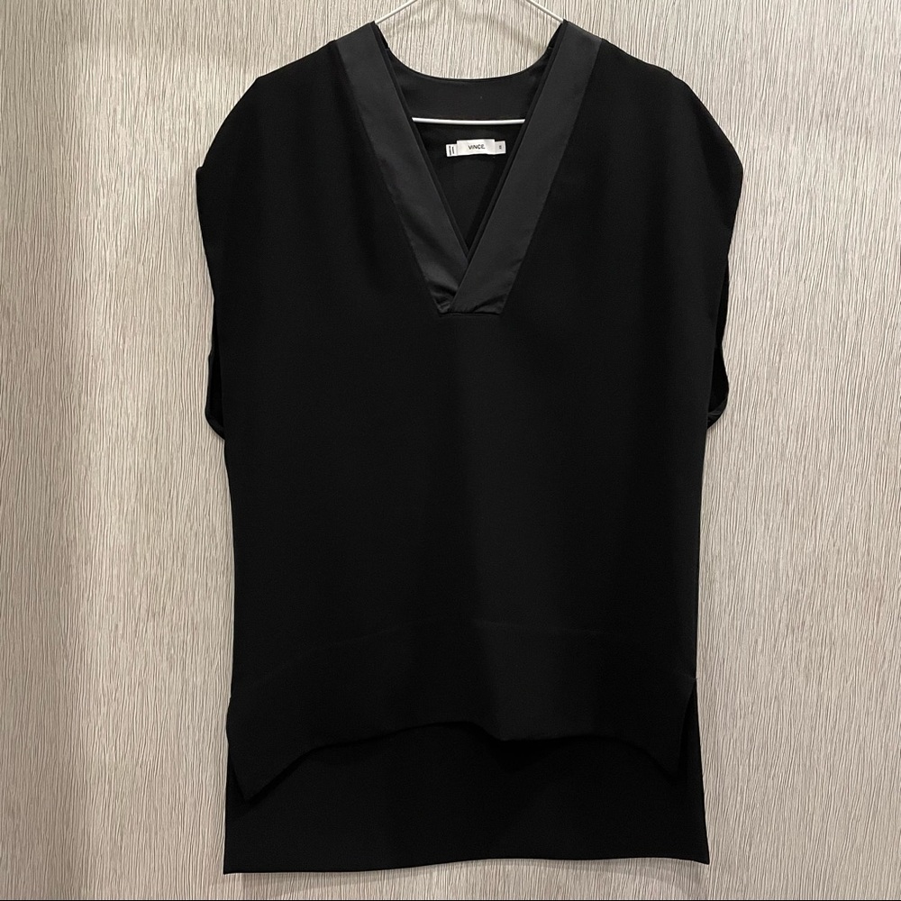 Vince Satin V-Neck Blouse Sz XS Black P39